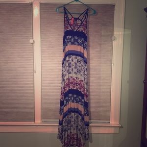 A Pea and the Pod Maternity Dress